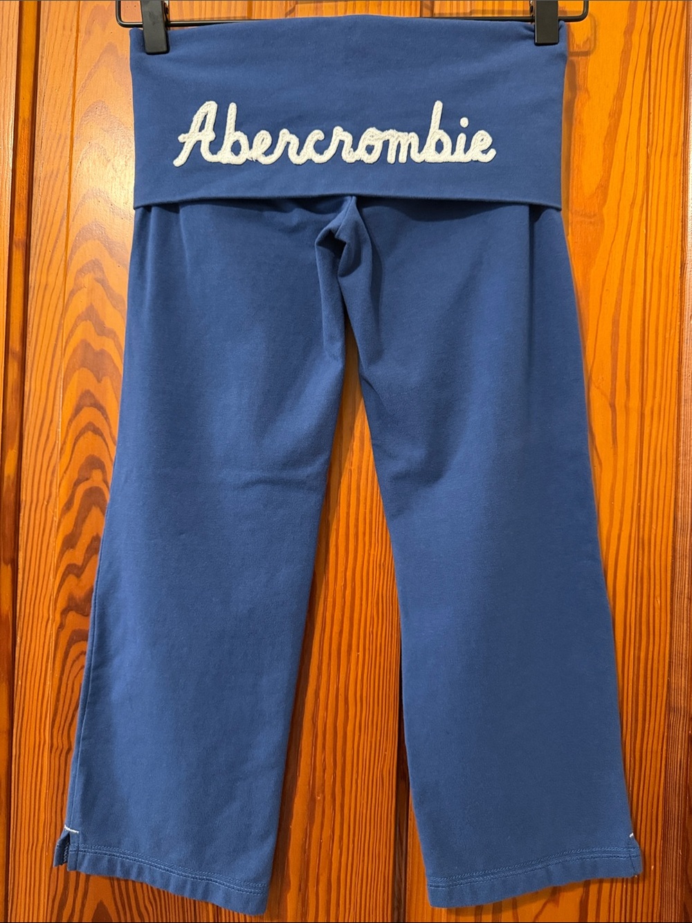 Abercrombie and Fitch Y2K Blue & White Fold Over Waistband Cropped Leggings - Picture 5 of 16